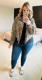 Load image into Gallery viewer, Leopard Cropped Jacket
