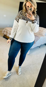 Load image into Gallery viewer, White Leopard Waffle Knit Top
